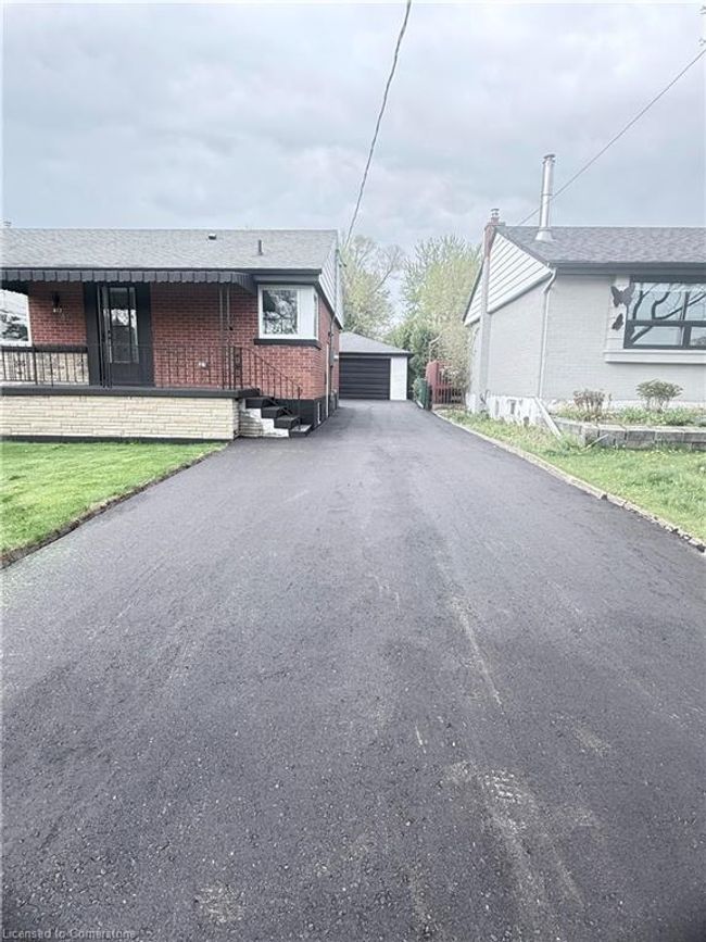 812 10 Th Ave, House other with 5 bedrooms, 2 bathrooms and 5 parking in Hamilton ON | Image 44
