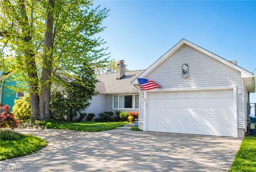 2025 E Erie Ave, Lorain, OH, 44052-2313 | Card Image