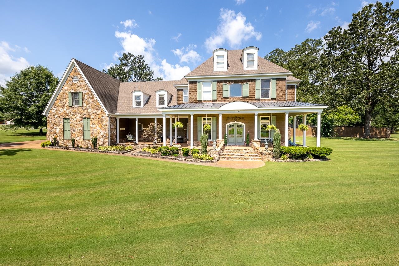 Auburn Woods Dr, Collierville, TN 38017
