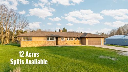 402 S Division St, Bellaire, MI, 49615-9108 | Card Image