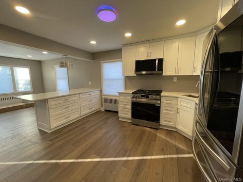 41 Ostend Rd, Island Park, NY, 11558-1016 | Card Image