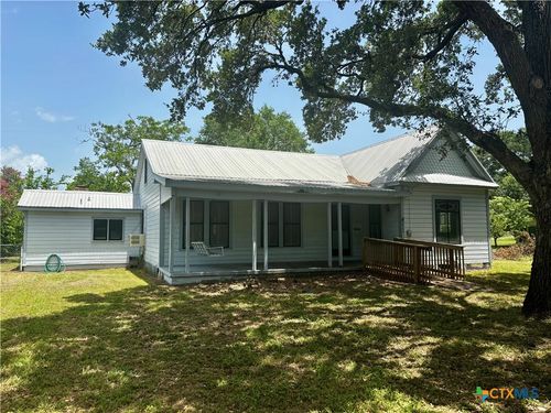 402 Young St, Edna, TX, 77957-3548 | Card Image
