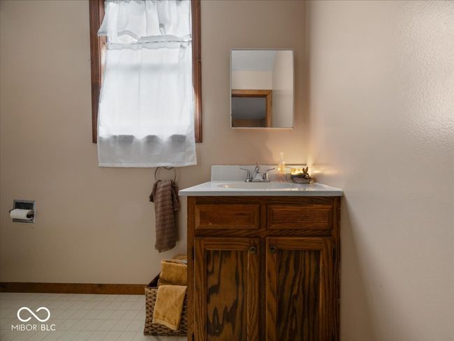 Upstairs bathroom | Image 31