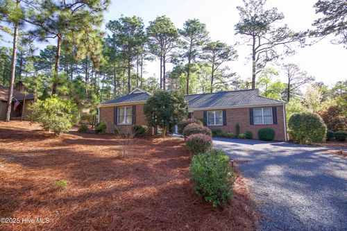 65 Live Oak Ln, Pinehurst, NC, 28374-9428 | Card Image