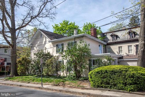 69 E Oakland Ave, DOYLESTOWN, PA, 18901-4644 | Card Image