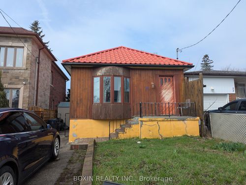 20 Sandown Ave, Scarborough, ON, M1N3V9 | Card Image