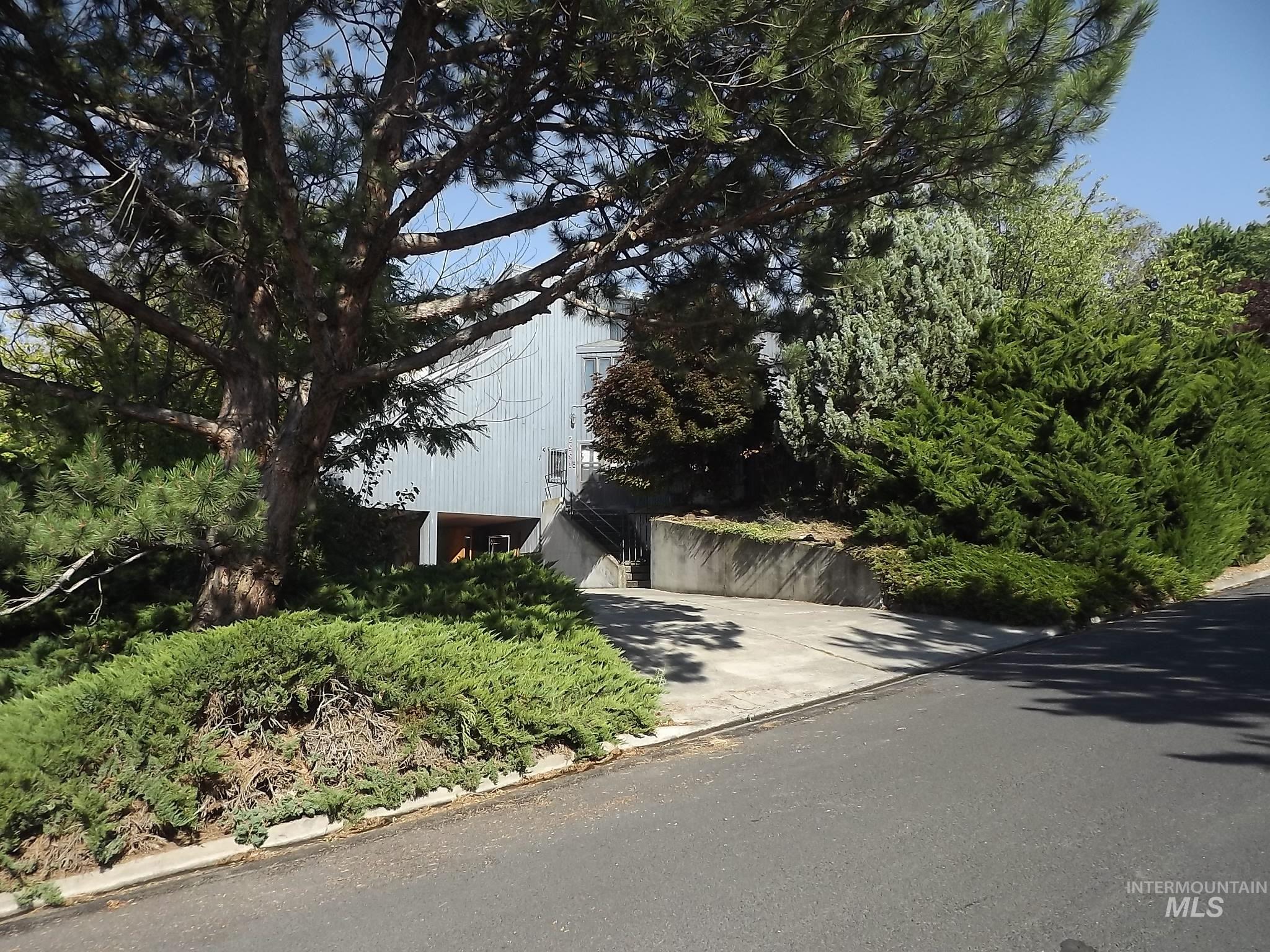 Mayfair Dr, Lewiston, ID 83501