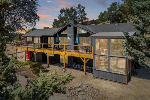 24400 Willow Pass Dr, Tehachapi, CA, 93561-6513 | Card Image