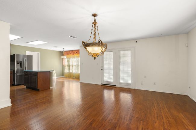 300 Emerald Fields Ln, House other with 4 bedrooms, 3 bathrooms and 4 parking in Kyle TX | Image 11
