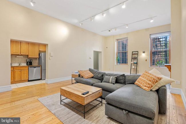 APT-9 - 914 Spruce St, Condo with 2 bedrooms, 2 bathrooms and null parking in PHILADELPHIA PA | Image 10