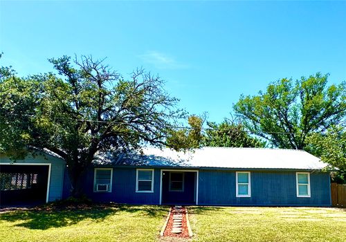 704 W Brazos St, Groesbeck, TX, 76642-1608 | Card Image