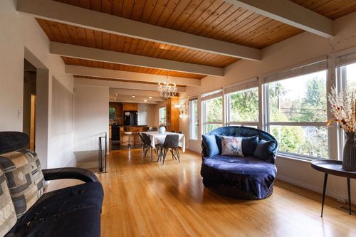3063 Royal Ave, North Vancouver, BC, V7K1Y6 | Card Image