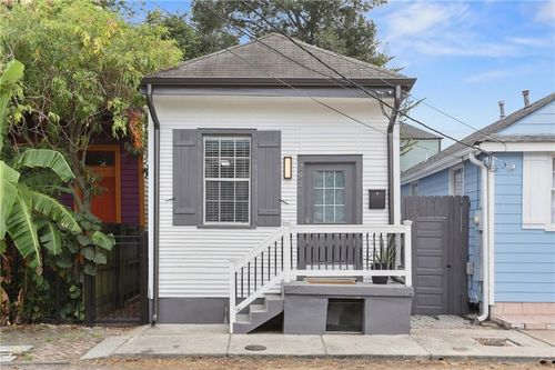a-2920 Laurel St, New Orleans, LA, 70115-2225 | Card Image