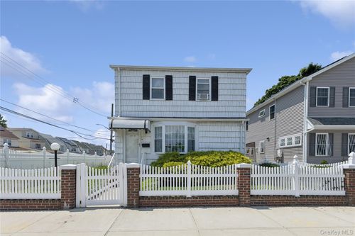 21932 130th Road, New York, NY, 11413 | Card Image