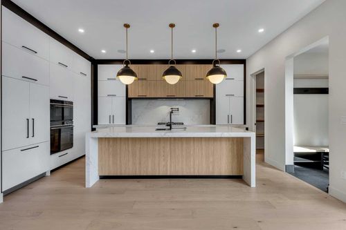 342 Normandy Dr Sw, Calgary, AB, T3E8G8 | Card Image