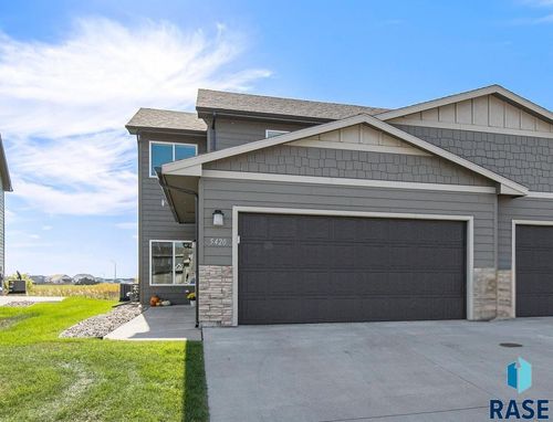 5420 S Seville Pl, Sioux Falls, SD, 57108-7572 | Card Image