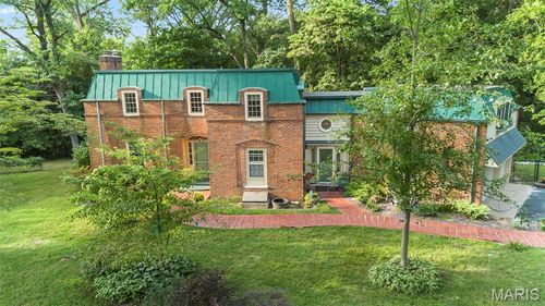 1213 Belleville St, Lebanon, IL, 62254-1361 | Card Image