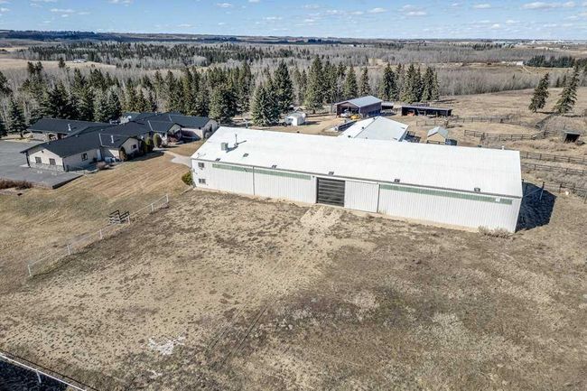 39225 Range Road 274, Home with 4 bedrooms, 4 bathrooms and 3 parking in Rural Red Deer County AB | Image 45