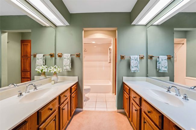 9818 Amberton Pkwy, Townhouse with 3 bedrooms, 3 bathrooms and null parking in Dallas TX | Image 20