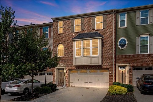 135 Mews Ln, Cranberry Twp, PA, 16066-6577 | Card Image