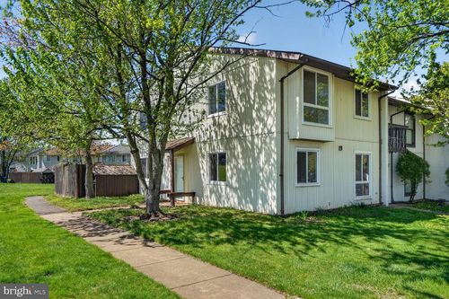 19 Regis Cir, STERLING, VA, 20164-1341 | Card Image