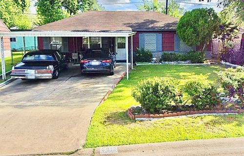 5011 Northridge Dr, Houston, TX, 77033-3630 | Card Image