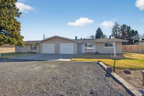 2412 Sw Wickiup Ave, Redmond, OR, 97756-9452 | Card Image
