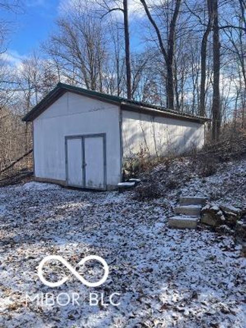 2401 Mount Liberty Rd, Nashville, IN, 47448-8808 | Card Image