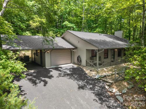 90 Cheestoonaya Way, Brevard, NC, 28712-9453 | Card Image