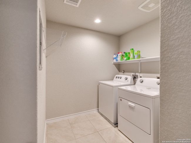 5726 Chestnut Xing, House other with 4 bedrooms, 3 bathrooms and null parking in San Antonio TX | Image 24