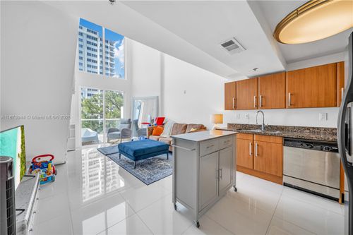 506-6362 Collins Ave, Miami Beach, FL, 33141-4622 | Card Image