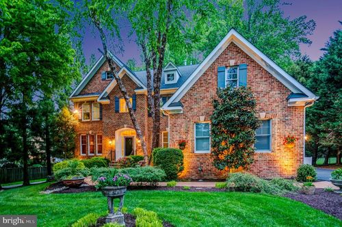 2961 Wilson Ave, OAKTON, VA, 22124-1715 | Card Image