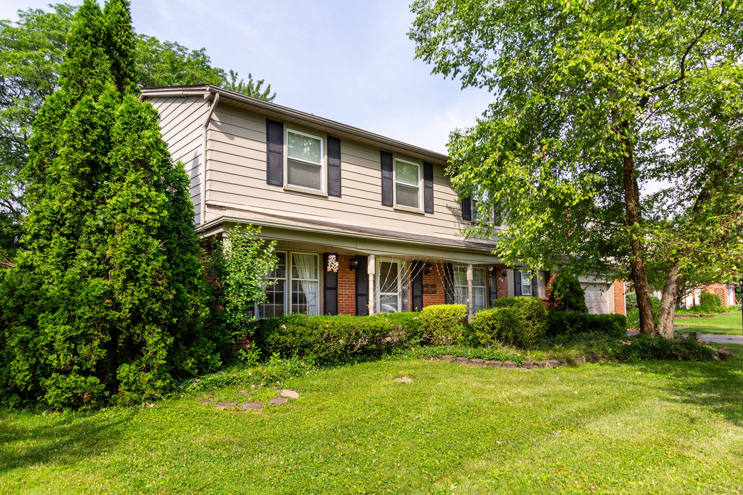 Castlereigh Dr, Farmington Hills, MI 48336
