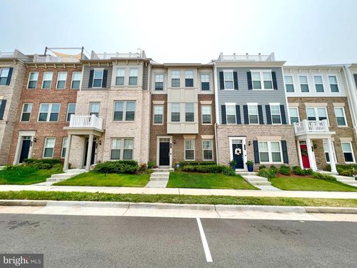 1907 Greenbriar Hall Rd, DUMFRIES, VA, 22026-3073 | Card Image