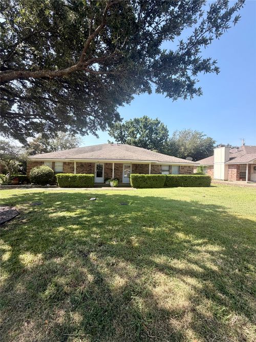 106 Westpark Dr N, McKinney, TX, 75071-3528 | Card Image