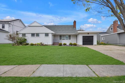 10 Thompson Dr, East Rockaway, NY, 11518-2117 | Card Image