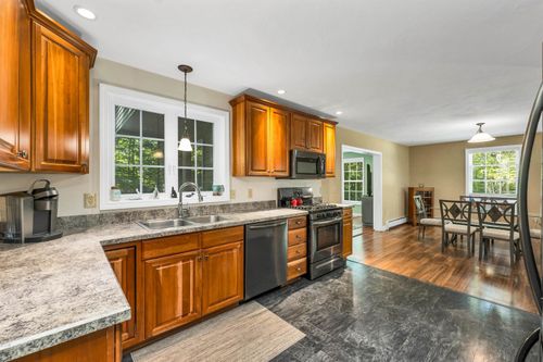 8 Marshall Ln, Center Barnstead, NH, 03225-4400 | Card Image