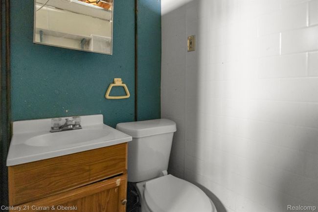 18949 Kenosha St, House other with 3 bedrooms, 2 bathrooms and null parking in Harper Woods MI | Image 16