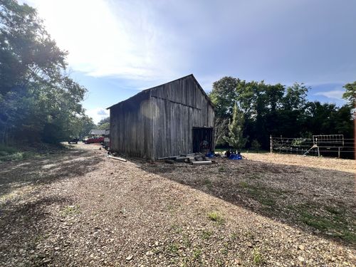 111 Gus Wallace Rd, Bumpus Mills, TN, 37028-6018 | Card Image
