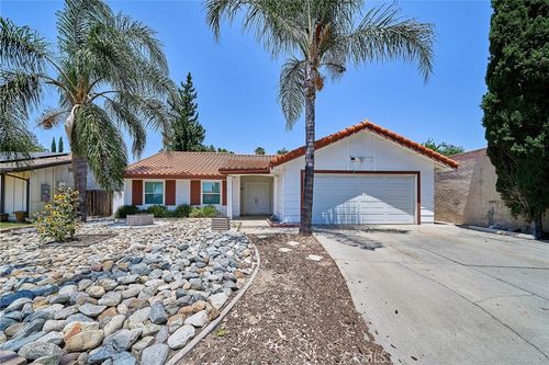 1833 E Yale St, Ontario, CA, 91764-2255 | Card Image