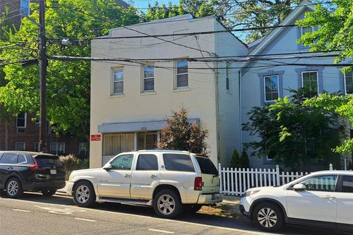 5731 Mosholu Ave, Bronx, NY, 10471-2270 | Card Image