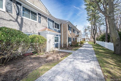 apt-206-40 W 4th St, Patchogue, NY, 11772-2137 | Card Image