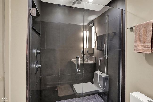 APT-9E - 4000 N Meridian St, Condo with 1 bedrooms, 1 bathrooms and null parking in Indianapolis IN | Image 33