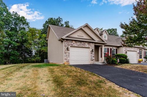 201 Stonehedge Dr, CARLISLE, PA, 17015-9148 | Card Image