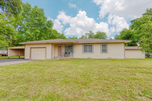 308 W White St, Pilot Point, TX, 76258-4123 | Card Image