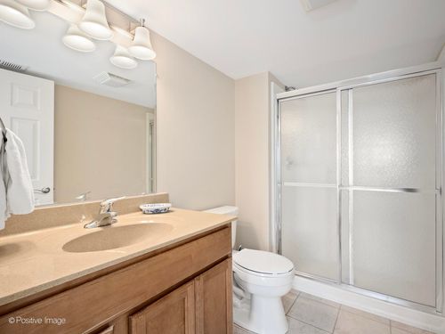 unit-2se-17212 Oak Park Ave, Tinley Park, IL, 60477-3664 | Card Image