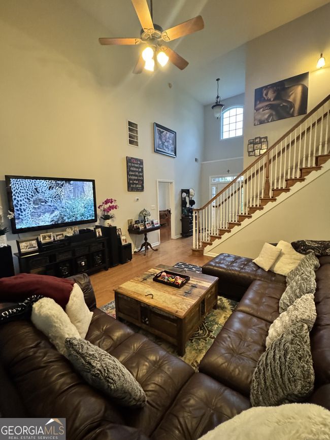 374 Persimmon Dr, House other with 5 bedrooms, 3 bathrooms and 8 parking in Sharpsburg GA | Image 12