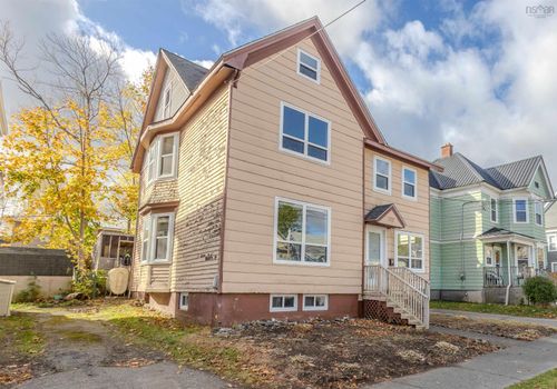 122 George St, Sydney, NS, B1P1H8 | Card Image