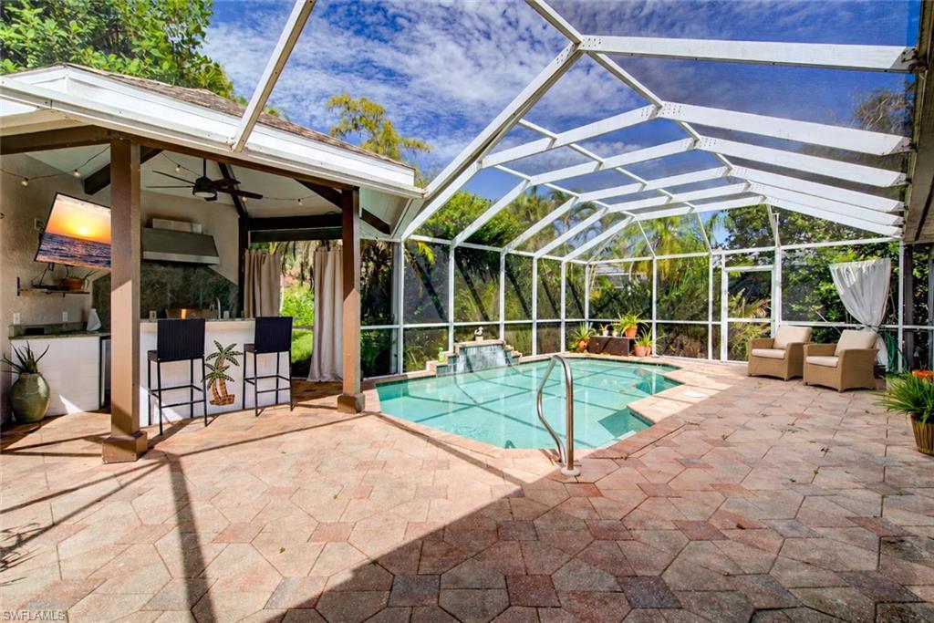 Residential in NAPLES 5