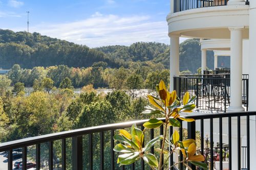 apt-809-400 Warioto Way, Ashland City, TN, 37015-1379 | Card Image